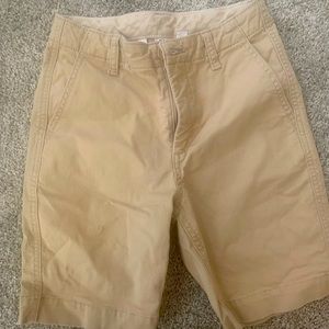 ONLY RED SHORTS AVAILABLE-Boys pants perfect for summer. Gap Kids. Kakis sold.